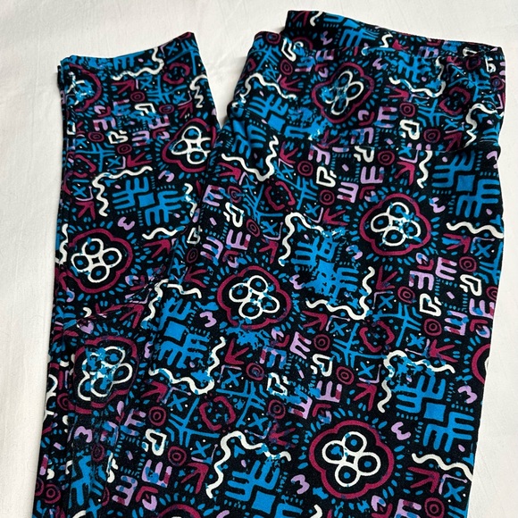 LuLaRoe Tall & Curvy Leggings - Picture 1 of 5